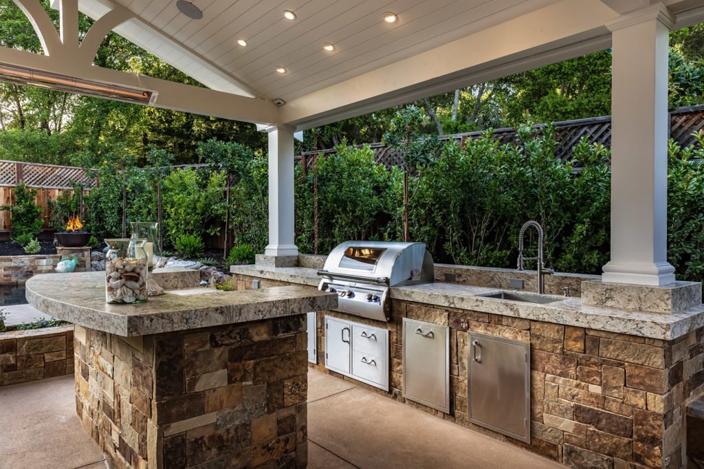 Outdoor Kitchen by B.Gordon Builders